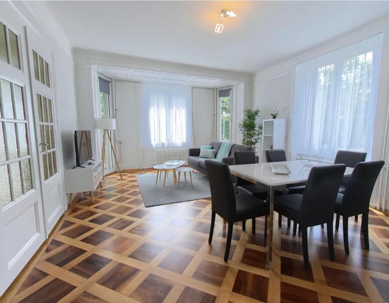 Apartment Center Apartments, Minutes Away From The Lake! Am53