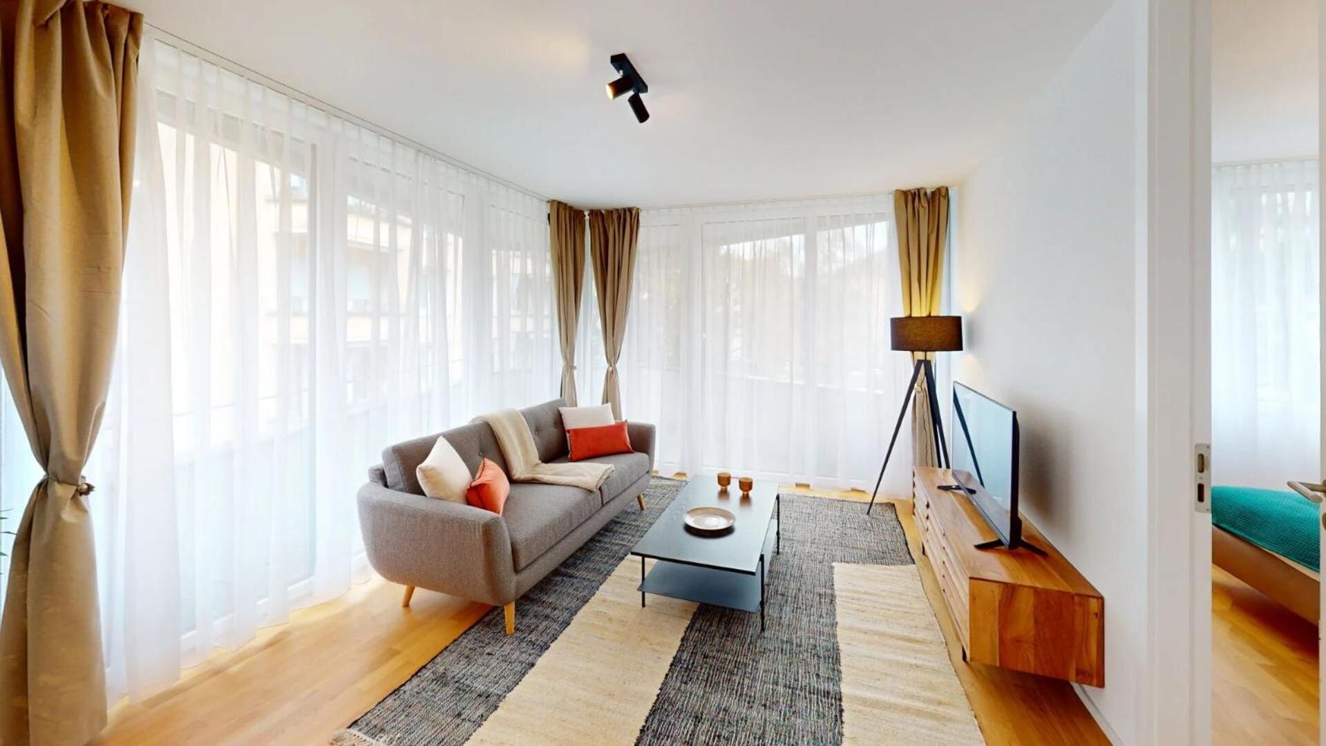 Center Apartments, Minutes Away From The Lake! Am53