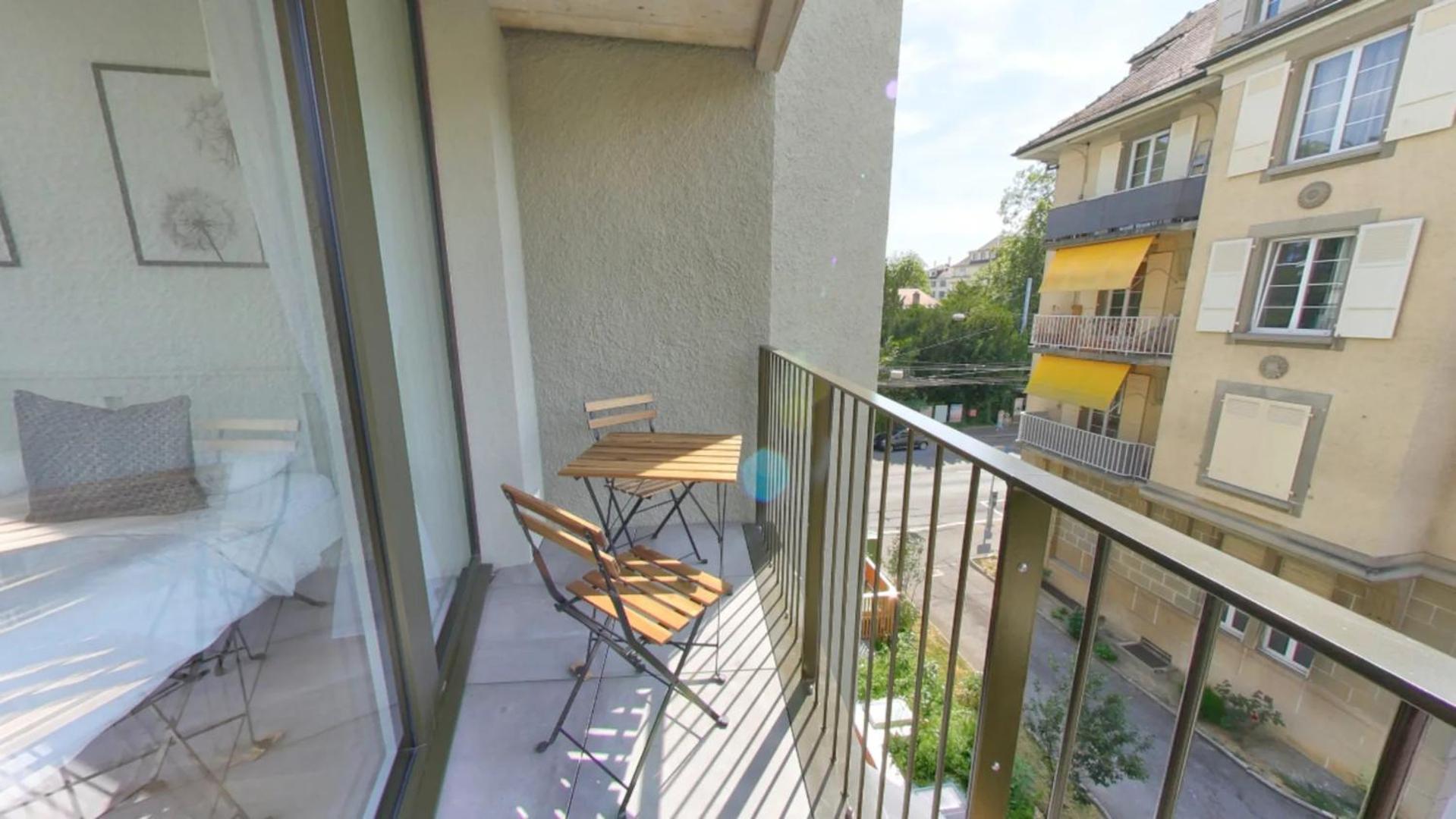 Apartment Center Apartments, Minutes Away From The Lake! Am53